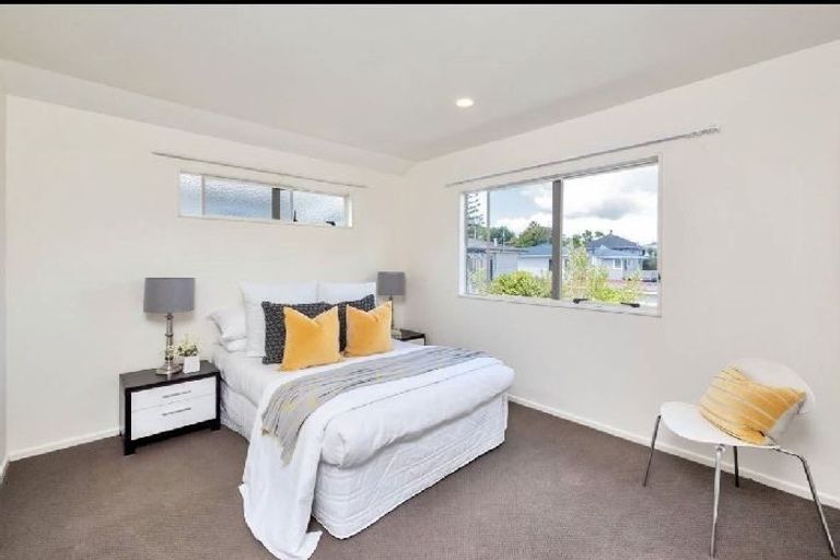 Photo of property in 2/41 Selwyn Crescent, Forrest Hill, Auckland, 0620