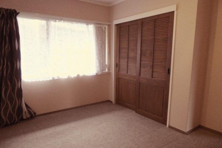Photo of property in 3/77 Kairimu Street, Stokes Valley, Lower Hutt, 5019