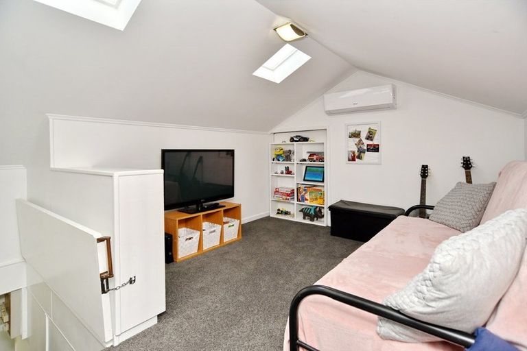 Photo of property in 30 Corson Avenue, Beckenham, Christchurch, 8023