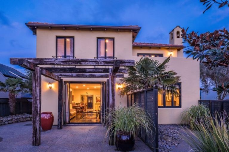 Photo of property in 9 Shearwater Rise, Paraparaumu Beach, Paraparaumu, 5032