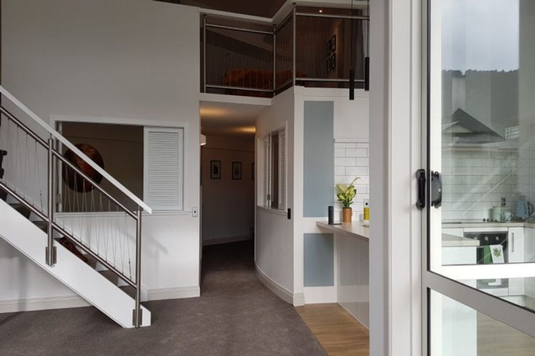 Photo of property in Stadium Garden Flats, 107/107 Thorndon Quay, Pipitea, Wellington, 6011