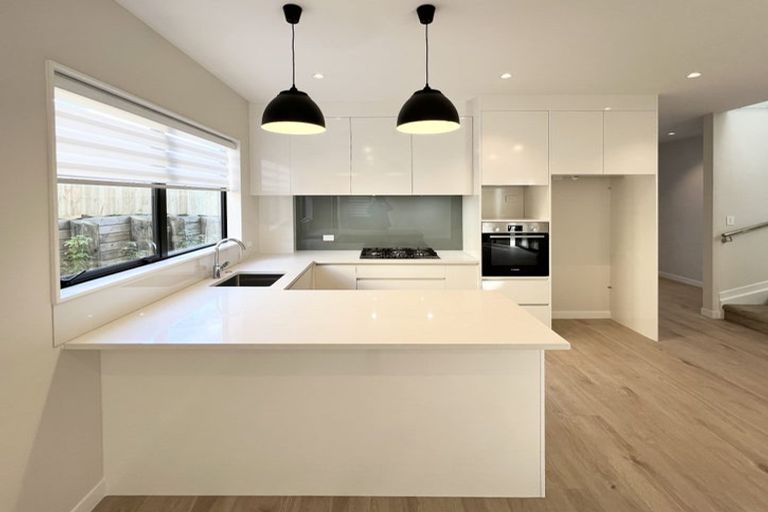 Photo of property in 107c Bond Crescent, Forrest Hill, Auckland, 0620