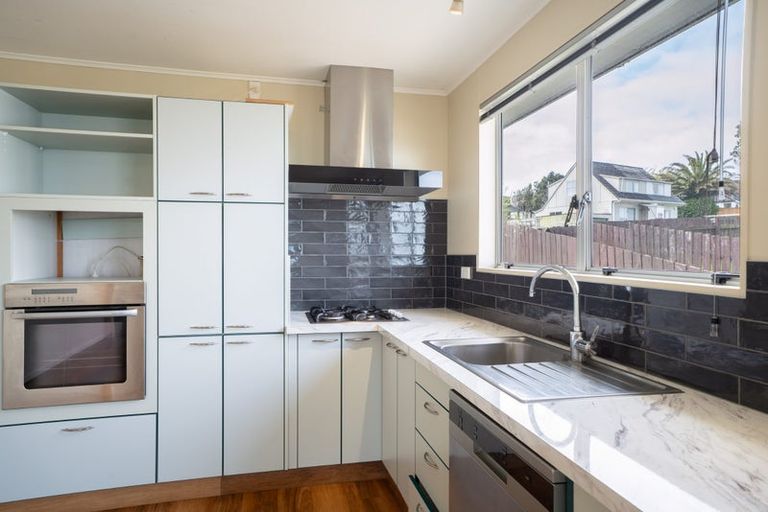 Photo of property in 46 Cypress Drive, Maungaraki, Lower Hutt, 5010