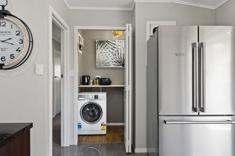 Photo of property in 7 William Hadlow Place, Hatfields Beach, Orewa, 0931