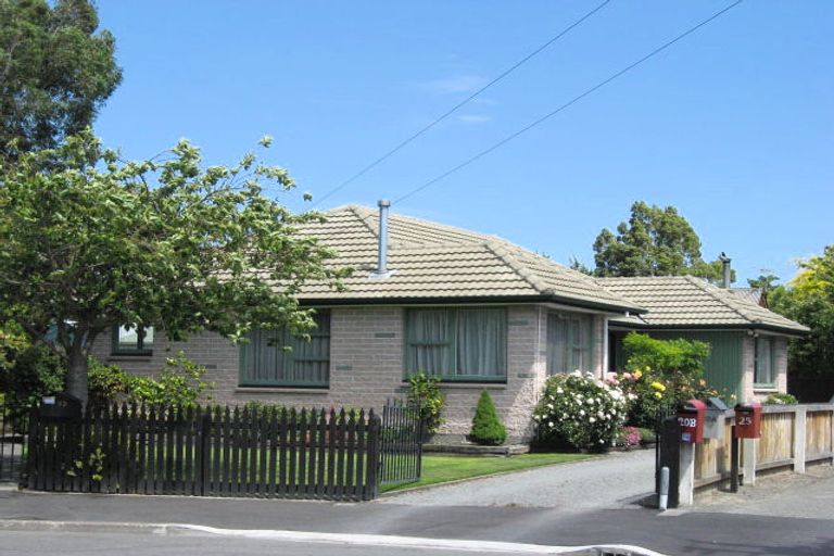 Photo of property in 23 Fairmile Place, Russley, Christchurch, 8042