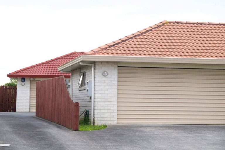 Photo of property in 2/5 Bowscale Place, Northpark, Auckland, 2013
