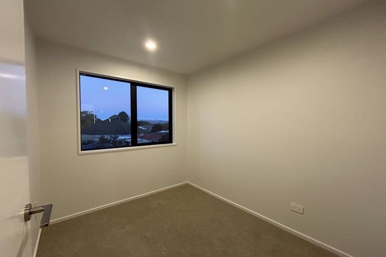 Photo of property in 2/6 Gilberthorpes Road, Islington, Christchurch, 8042