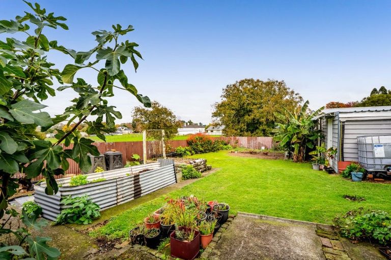 Photo of property in 18 Mills Street, Eltham, 4322