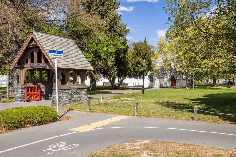 Photo of property in 2/5 Church Square, Addington, Christchurch, 8024