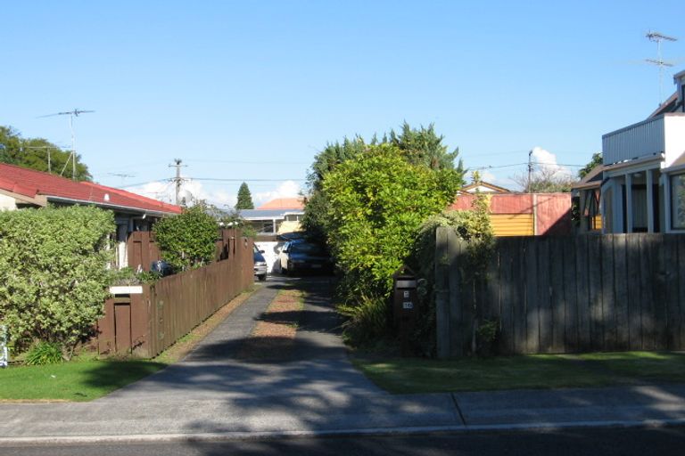 Photo of property in 3/16 Riverside Road, Orewa, 0931