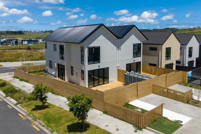 Photo of property in 183 Henwood Road, Westgate, Auckland, 0814