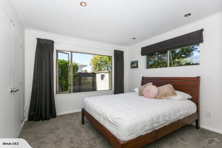 Photo of property in 4 West Place, Greenmeadows, Napier, 4112