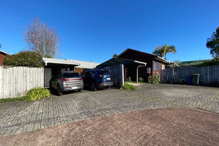 Photo of property in 4/390 West Coast Road, Glen Eden, Auckland, 0602