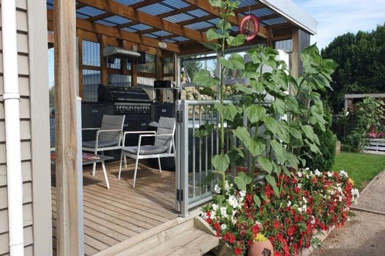 Photo of property in 28 Hadfield Street, Patea, 4520