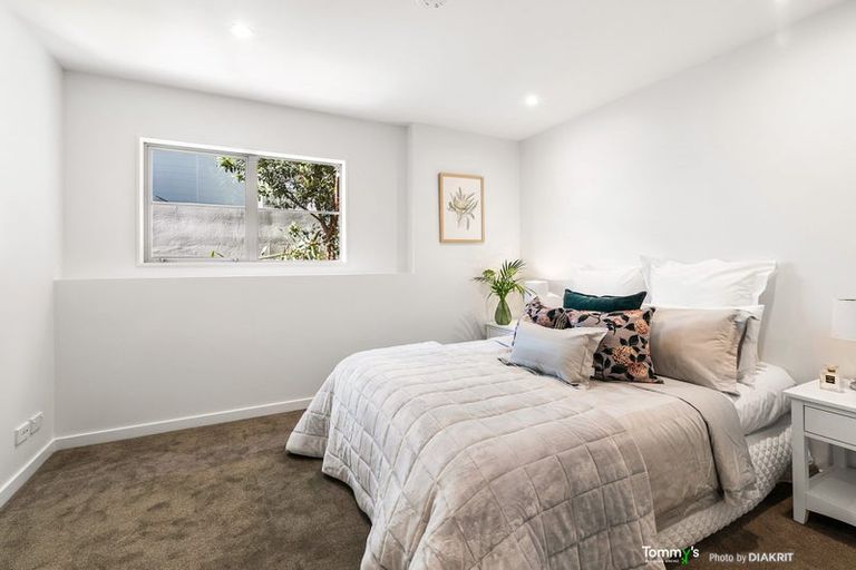 Photo of property in 3/14 Oriental Terrace, Oriental Bay, Wellington, 6011