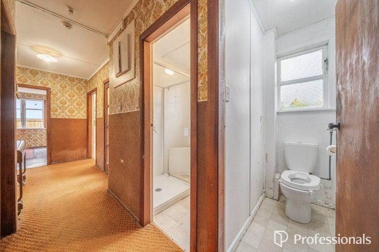 Photo of property in 35 Farmer Crescent, Taita, Lower Hutt, 5011