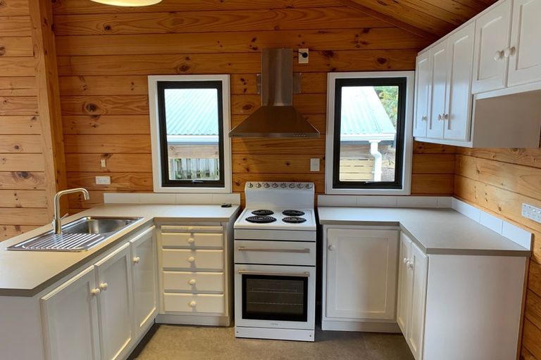 Photo of property in 27 Pacific Parade, Army Bay, Whangaparaoa, 0930