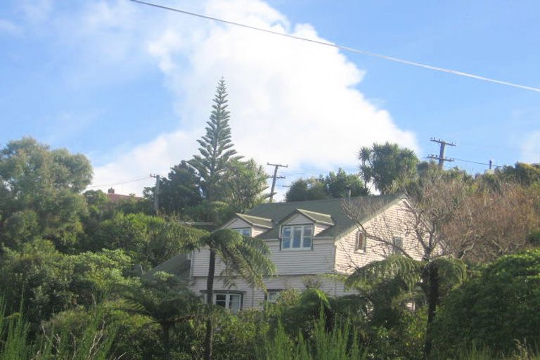 Photo of property in 46 Pekanga Road, Normandale, Lower Hutt, 5010