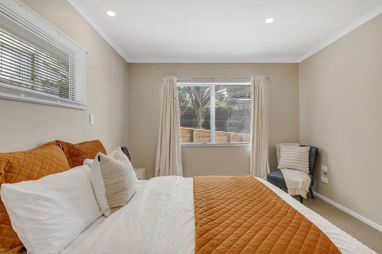 Photo of property in 2 Catlins Glen, Aotea, Porirua, 5024