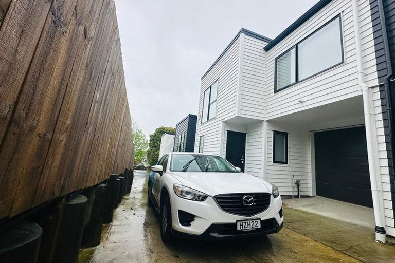 Photo of property in 8c Hobart Crescent, Wattle Downs, Auckland, 2103