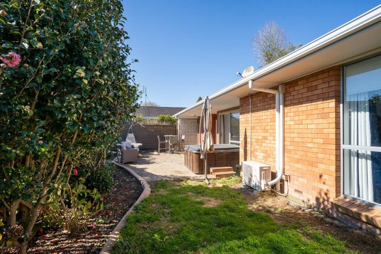 Photo of property in 5a Clare Street, Cambridge, 3434