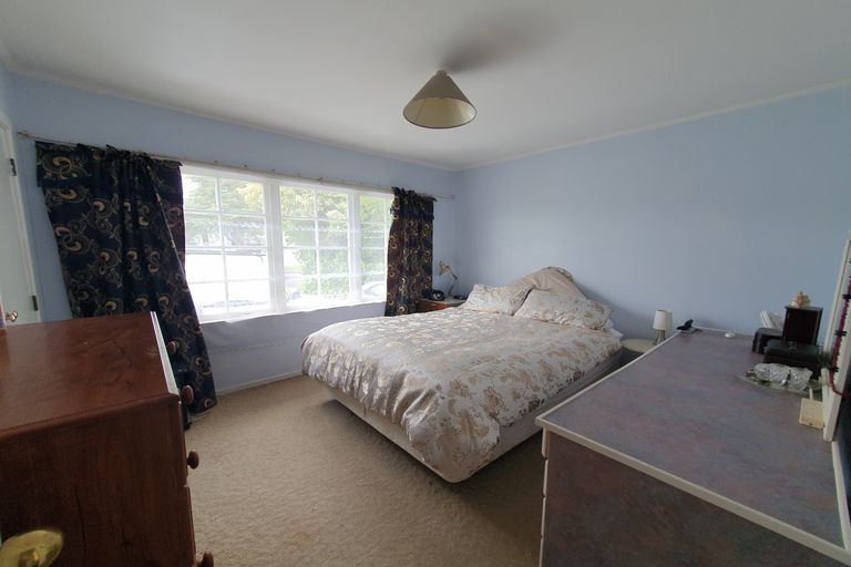 Photo of property in 15 Cargill Street, Papakura, 2110