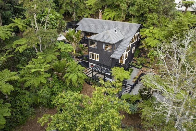 Photo of property in 27 Scenic Drive, Titirangi, Auckland, 0604