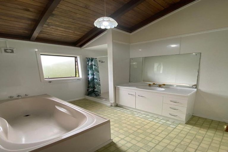 Photo of property in 180 Greenhithe Road, Greenhithe, Auckland, 0632