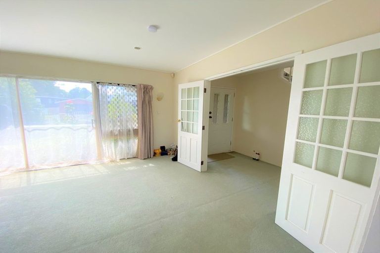 Photo of property in 16 Oliver Twist Avenue, Mellons Bay, Auckland, 2014