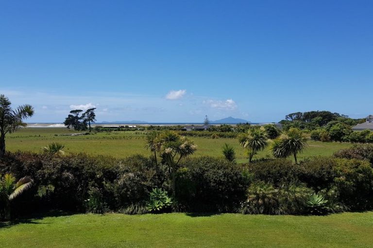 Photo of property in 381 Cove Road, Waipu, 0582