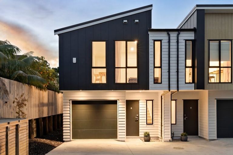 Photo of property in 37c Corunna Road, Milford, Auckland, 0620