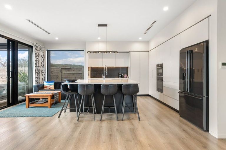 Photo of property in 121 Charleston Avenue, Whangamata, 3620