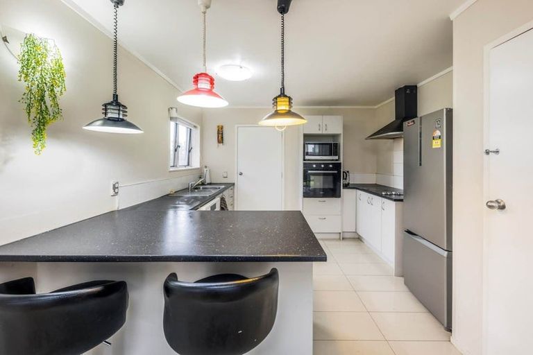 Photo of property in 4 Chichester Drive, Rosehill, Papakura, 2113