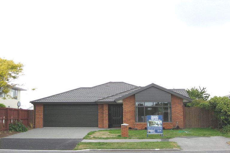 Photo of property in 46 Inwoods Road, Parklands, Christchurch, 8083