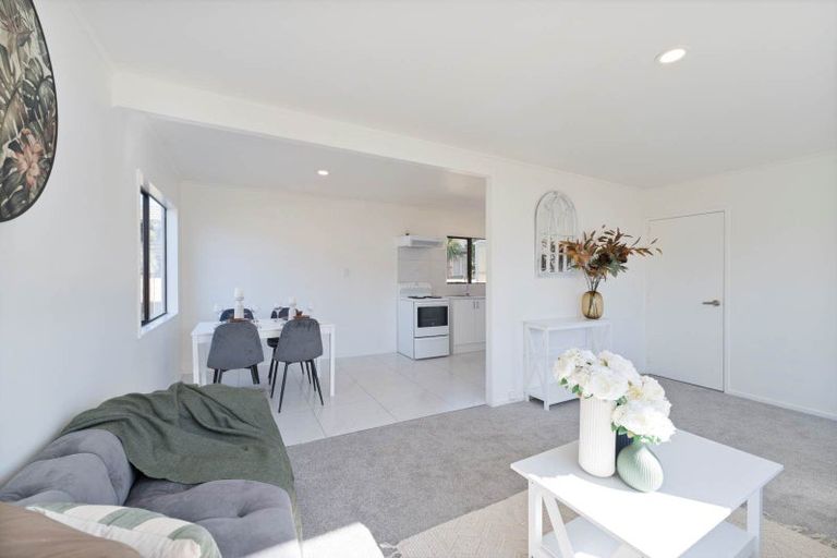 Photo of property in 1/26 Karepo Crescent, Ranui, Auckland, 0612