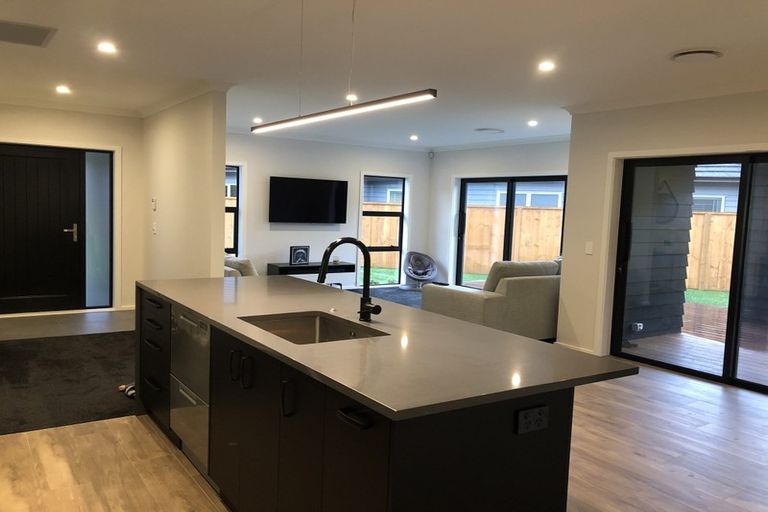 Photo of property in 3 Stoneleigh Grove, Paraparaumu, 5032