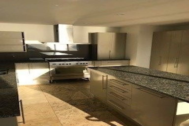 Photo of property in 17 The Strand, Takapuna, Auckland, 0622