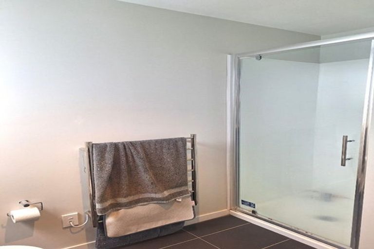 Photo of property in 18/6 Oswald Crescent, Paparangi, Wellington, 6037