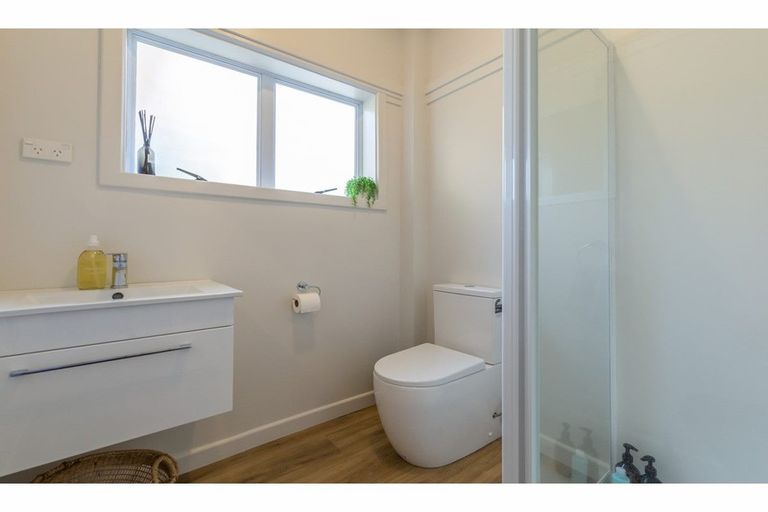 Photo of property in 249 Fifield Terrace, Opawa, Christchurch, 8023