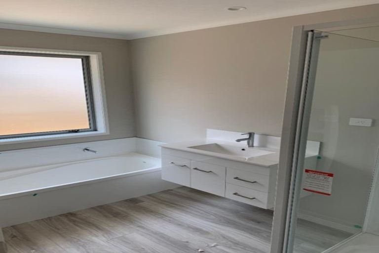 Photo of property in 98 Whakaturou Crescent, Pyes Pa, Tauranga, 3112