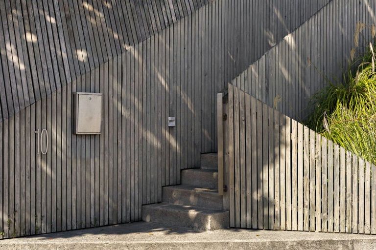 Photo of property in 10 Earls Terrace, Mount Victoria, Wellington, 6011