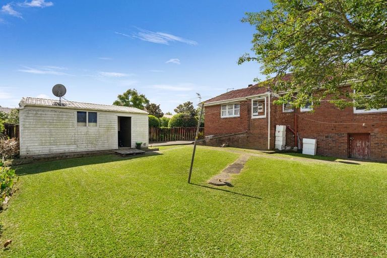 Photo of property in 184 Great North Road, Glendene, Auckland, 0612