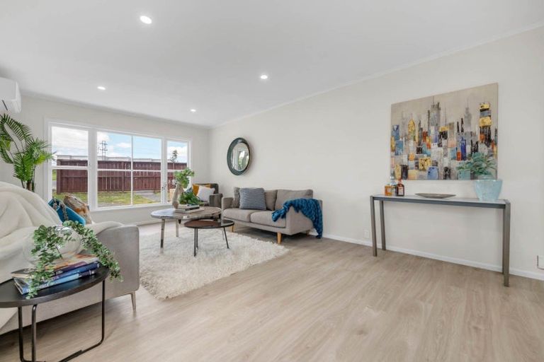 Photo of property in 27 Takanini Road, Takanini, 2112