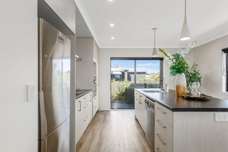 Photo of property in 9 Karearea Avenue, Kenepuru, Porirua, 5022