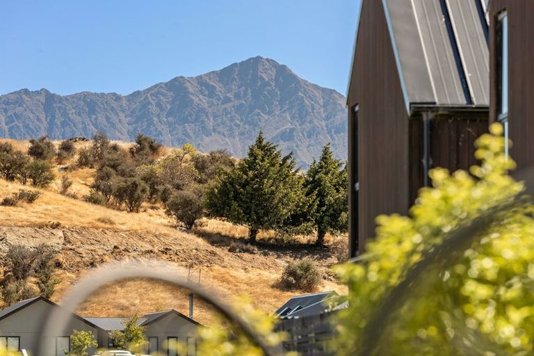 Photo of property in 5 Curvey Court, Jacks Point, 9371