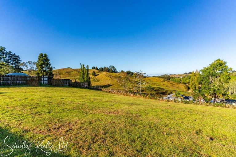Photo of property in 10 Skelton Crescent, Paparoa, 0571