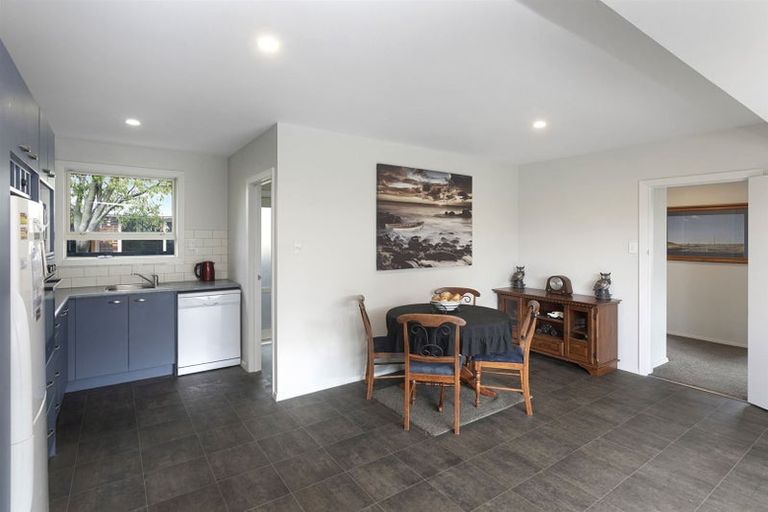 Photo of property in 15 Frensham Crescent, Woolston, Christchurch, 8062