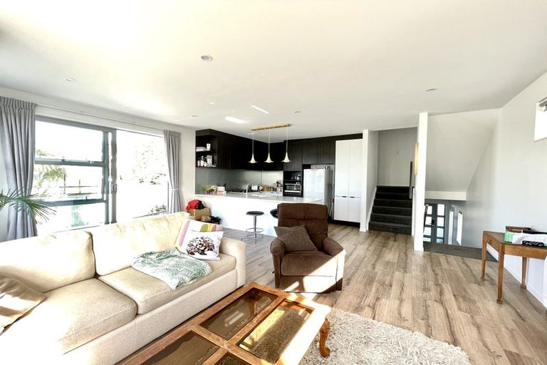 Photo of property in 11 Manuwai Road, Torbay, Auckland, 0630