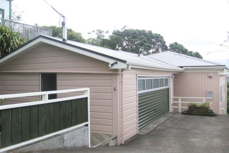 Photo of property in 6 Dorking Road, Brooklyn, Wellington, 6021