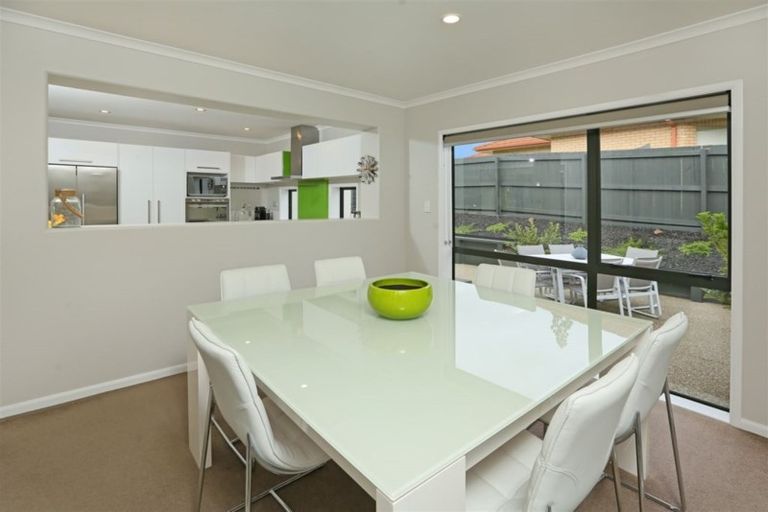 Photo of property in 17 Chelmsley Avenue, Henderson, Auckland, 0612